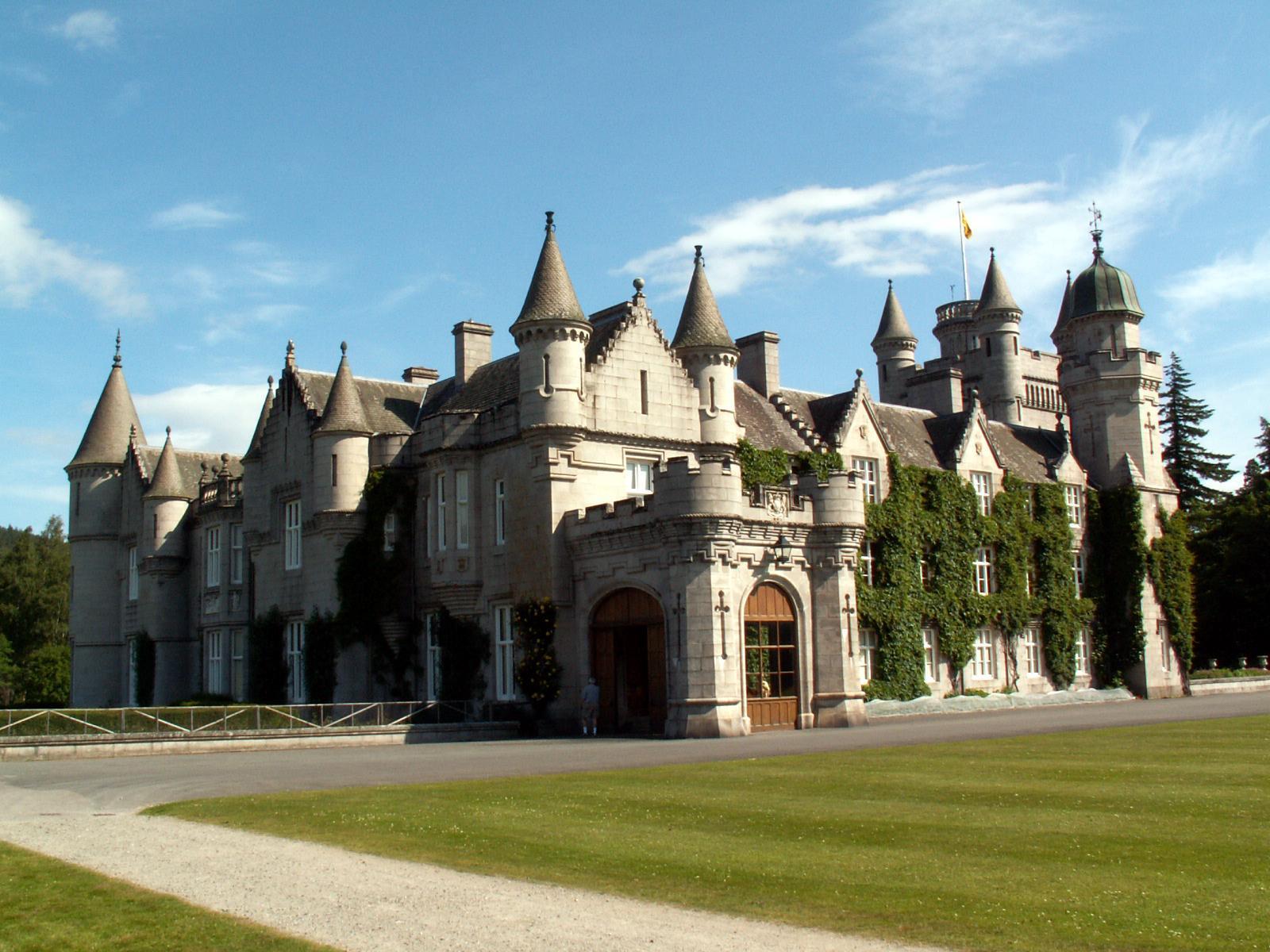 Balmoral Castle, Scotland - Wallpaper