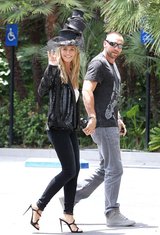 Heidi Klum - Celebrates 40 with a Hat Party!