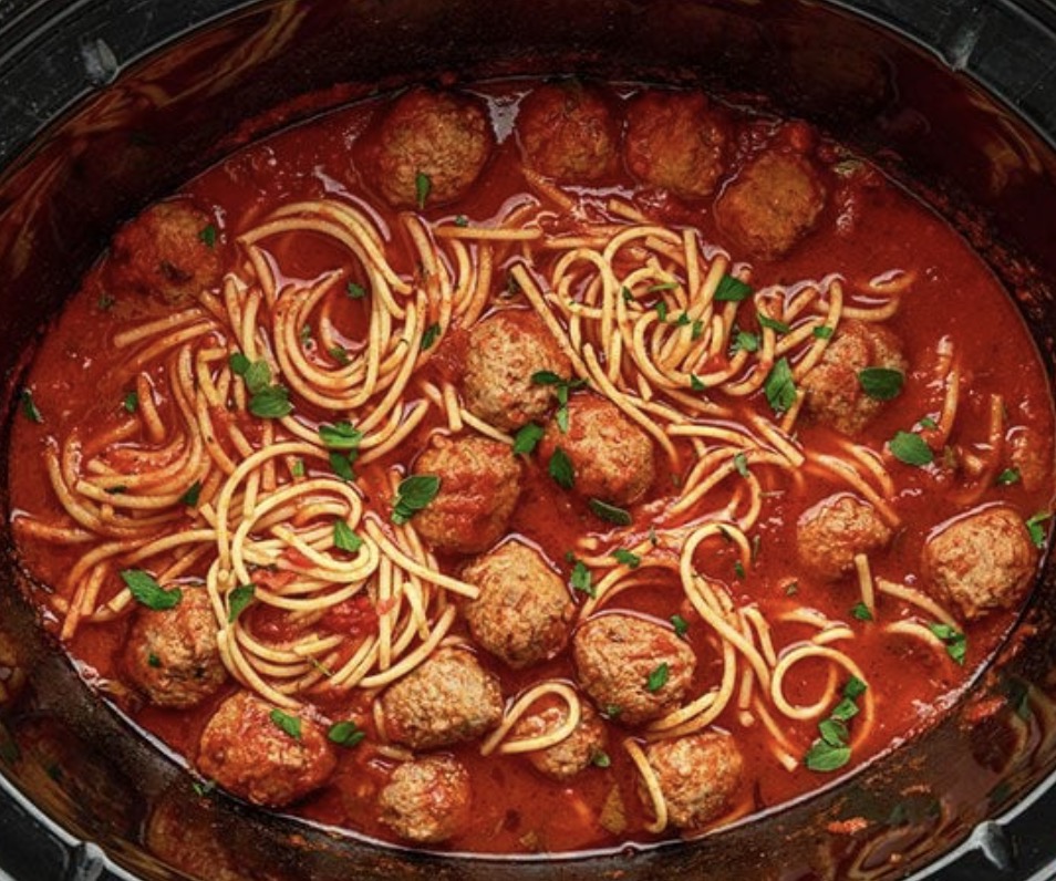 Easy Slow Cooker Spaghetti and Meatballs - Faxo