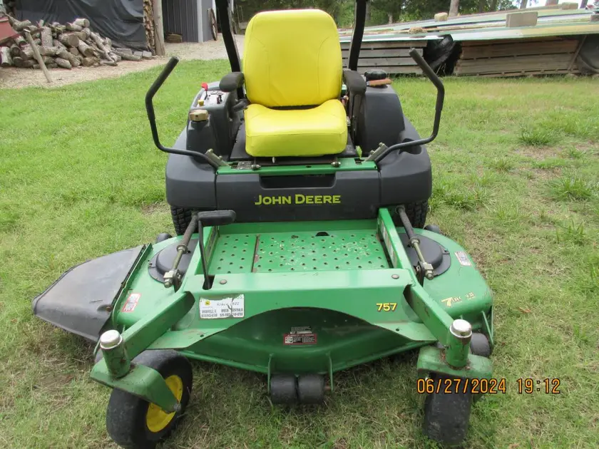 john deere zero turn 757 - $3,800 thumbnail 2