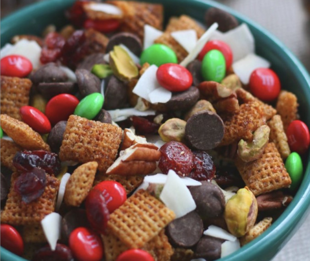 Christmas Party Chex Mix - Faxo