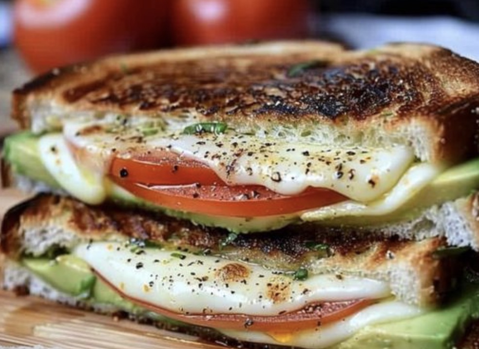 Avocado, Mozzarella, and Tomato Grilled Cheese Sandwiches - Faxo
