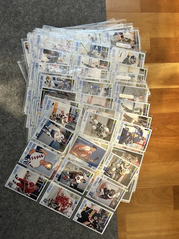 huge hockey card collection - $200 thumbnail 4