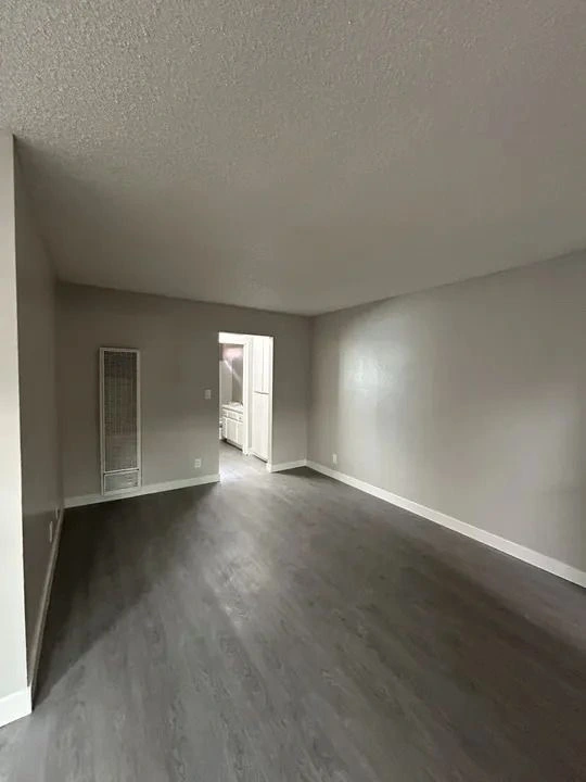2br - 120sqft - apartment thumbnail 3