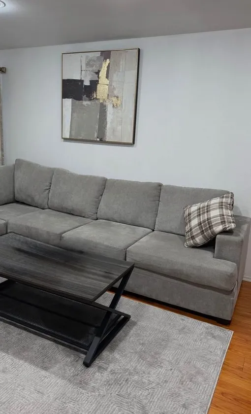 sectional sofa$700 thumbnail 2