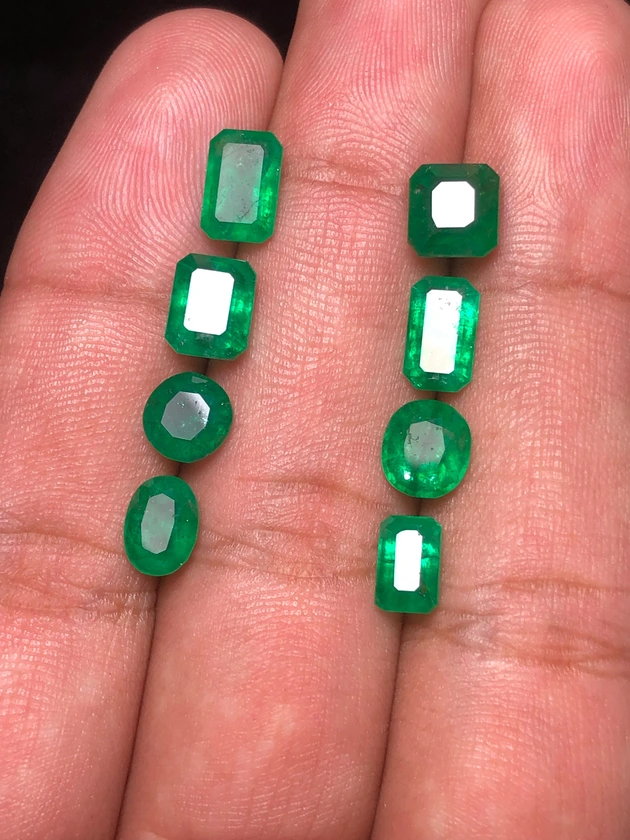 natural emerald - $1,500 thumbnail 2