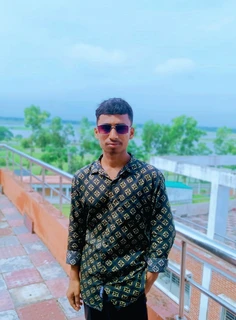 যখন দেখলাম ব্যথা প্রকাশ করার পরও, মানুষ মনে ব্যাথা দেয়! তখন থেকেই চুপ হয়ে গেলাম.!😔💔🥀
