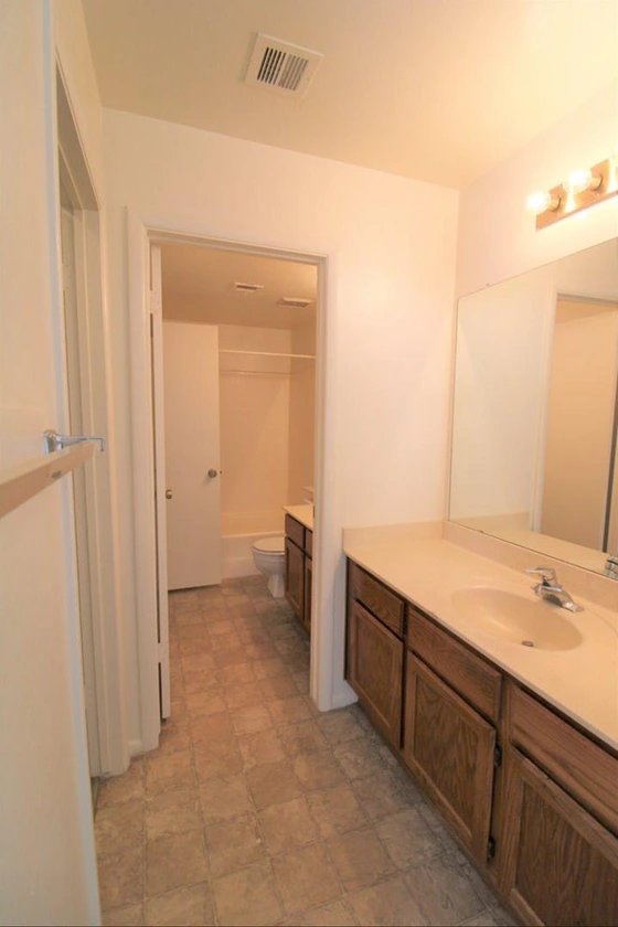 $850 / 1br - 760sqft - really cute condo available for immediate move-in thumbnail 5
