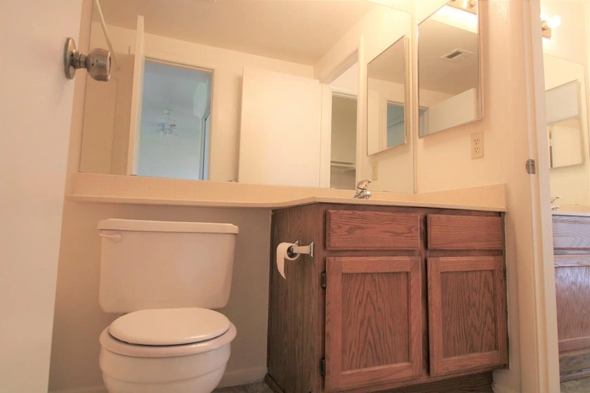 $850 / 1br - 760sqft - really cute condo available for immediate move-in thumbnail 9