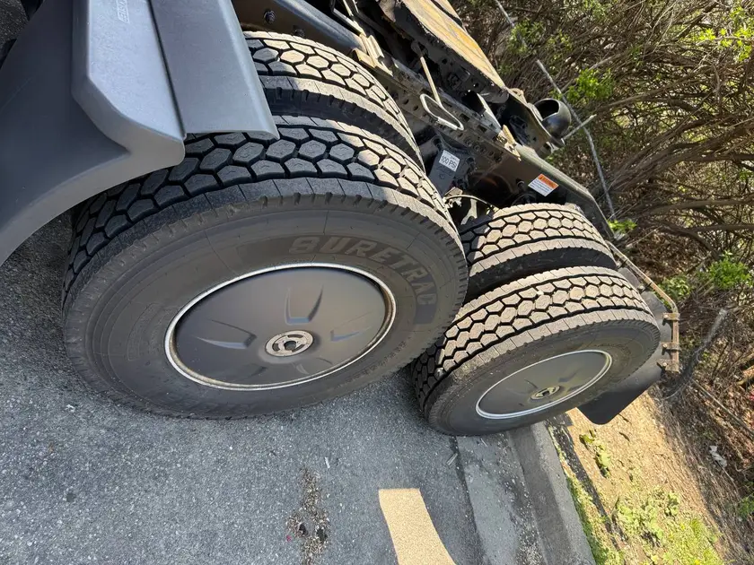 trucks - $60 thumbnail 7