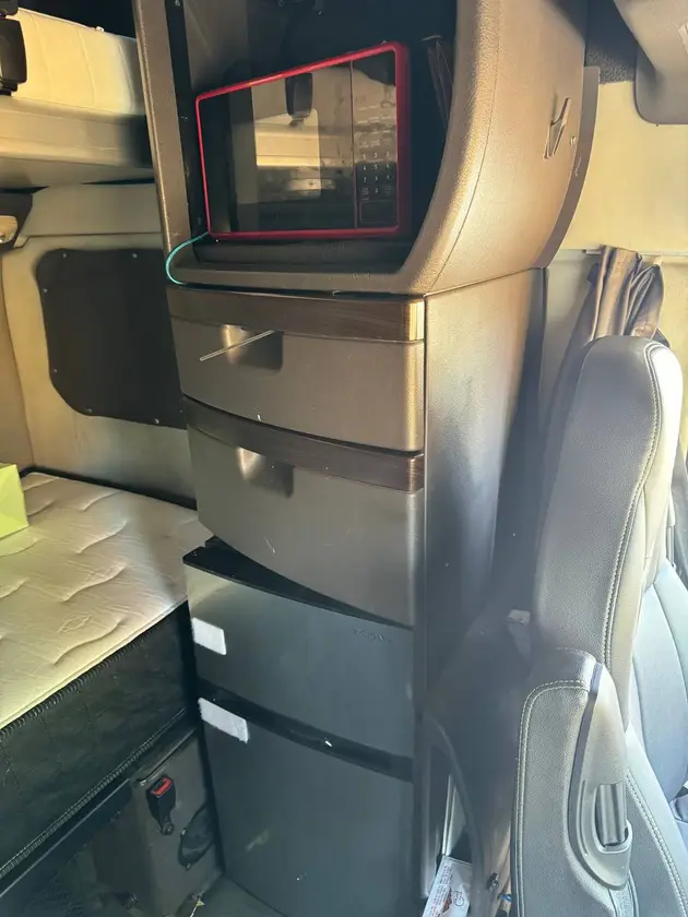 trucks - $20 thumbnail 7