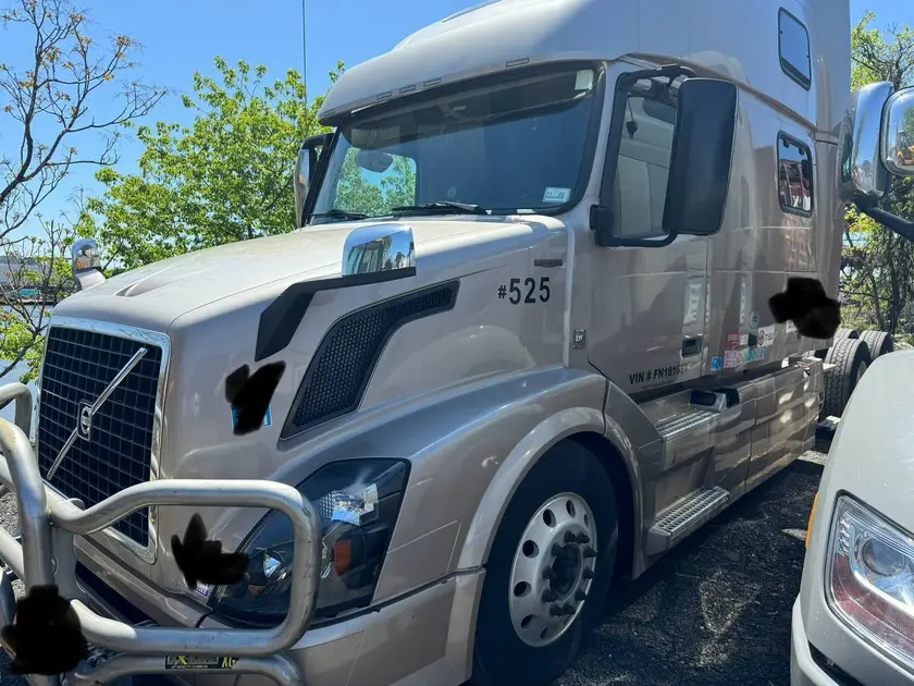 trucks - $20 thumbnail 9