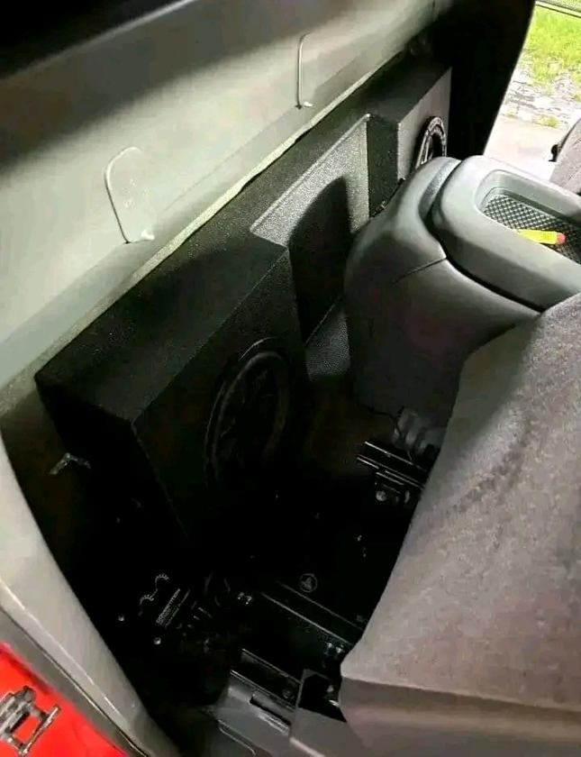 trucks for sale and renting thumbnail 3