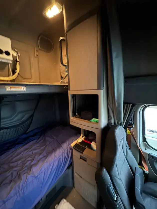 Washer and dryer thumbnail 1