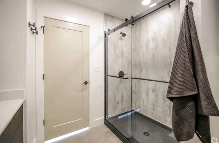 $2,700 9:00 thumbnail 2