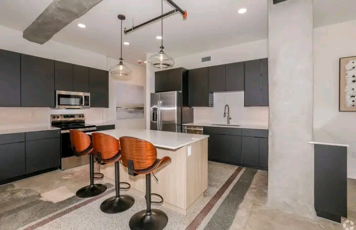 $2,700 9:00 thumbnail 6