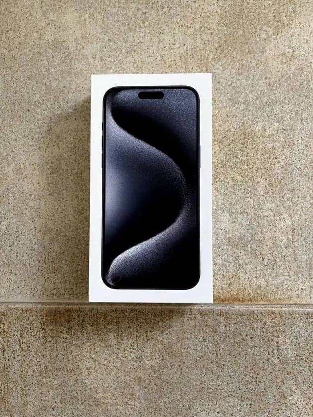 iphone - $729 thumbnail 4