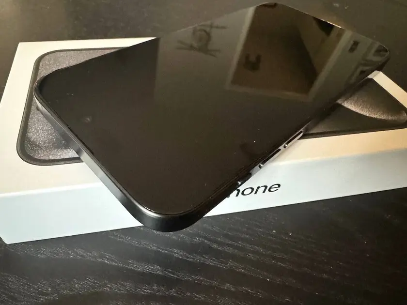 iphone - $729 thumbnail 2