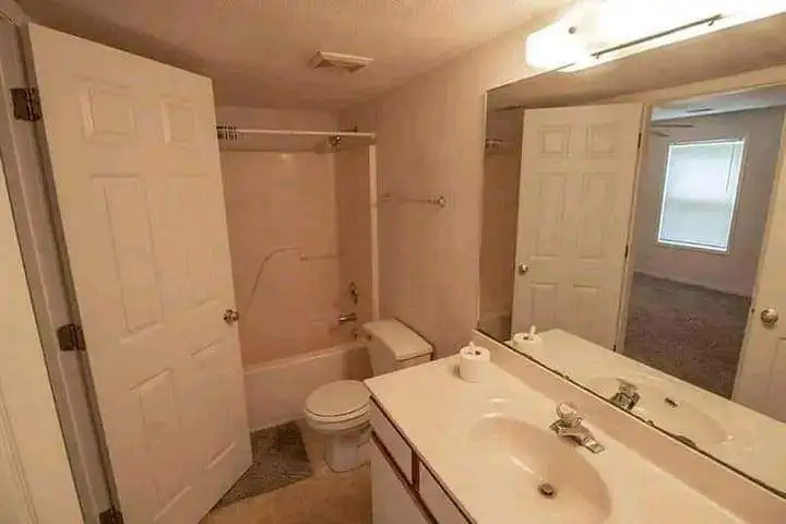 apartment for rent and sell truck for sale and rent - $750,000 thumbnail 8