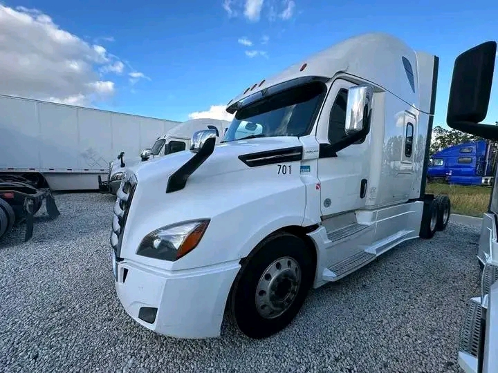 Washer and dryer thumbnail 1