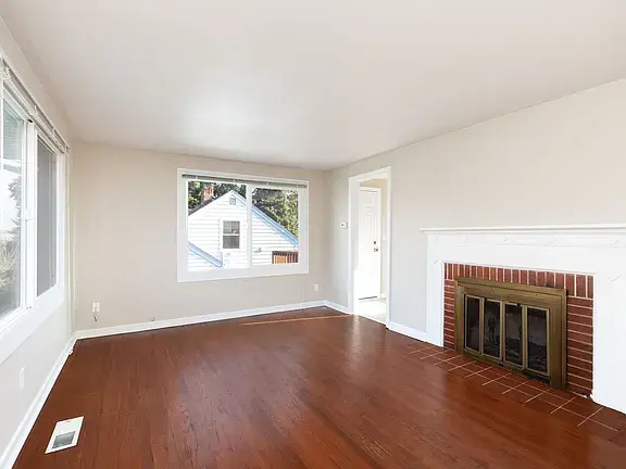 $1,100 / 3br - 1282sqft - house for rent: 3 beds 2 bathrooms thumbnail 2