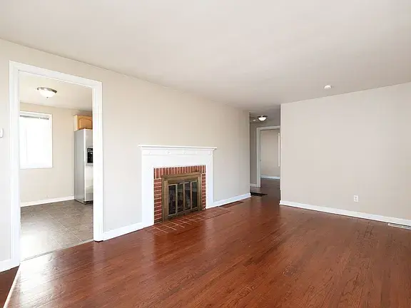 $1,100 / 3br - 1282sqft - house for rent: 3 beds 2 bathrooms thumbnail 4