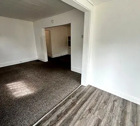 $1,100 / 2br - 1084sqft - house for rent: 2 beds 1 bathrooms thumbnail 2