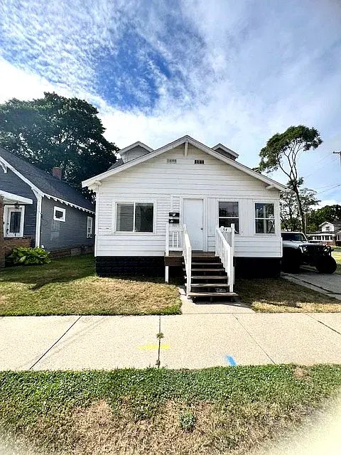 $1,100 / 2br - 1084sqft - house for rent: 2 beds 1 bathrooms thumbnail 3