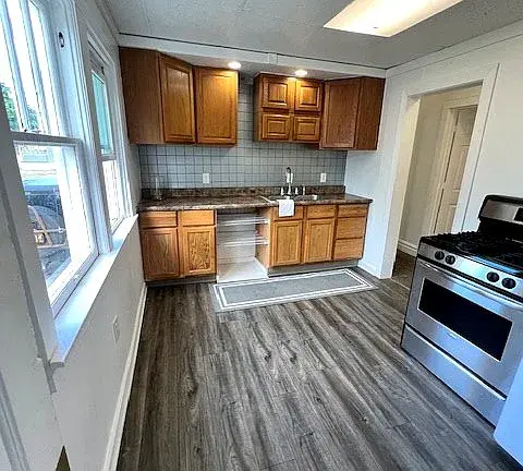 $1,100 / 2br - 1084sqft - house for rent: 2 beds 1 bathrooms thumbnail 4