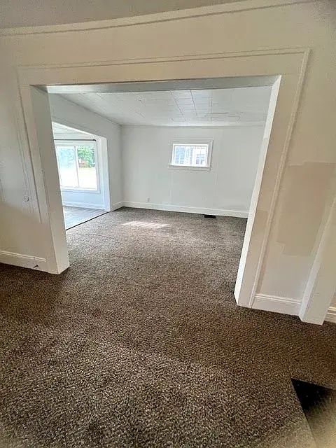 $1,100 / 2br - 1084sqft - house for rent: 2 beds 1 bathrooms thumbnail 5