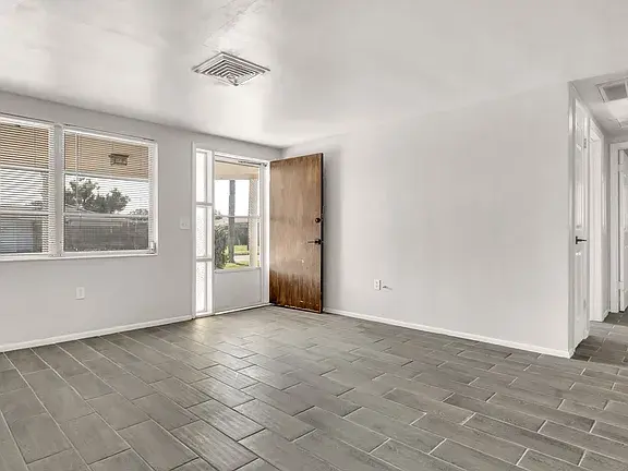 $1,400 / 3br - 1524sqft - house for rent: 3 beds 2 bathrooms thumbnail 2