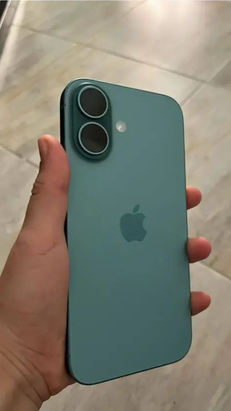 iphone 16 pro max - $2,000 thumbnail 8