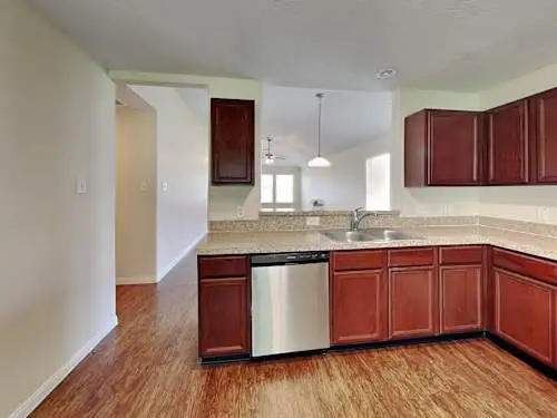 $1,200 / 12br - 1680sqft - 3 bed 3 bath home for rent in houston texas thumbnail 4
