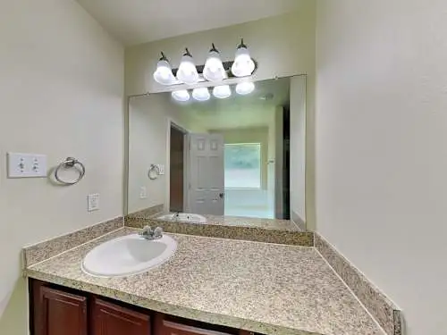 $1,200 / 12br - 1680sqft - 3 bed 3 bath home for rent in houston texas thumbnail 7