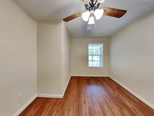 $1,200 / 12br - 1680sqft - 3 bed 3 bath home for rent in houston texas thumbnail 11