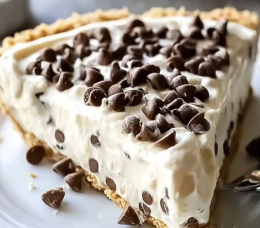 No-Bake Cannoli Cream Pie