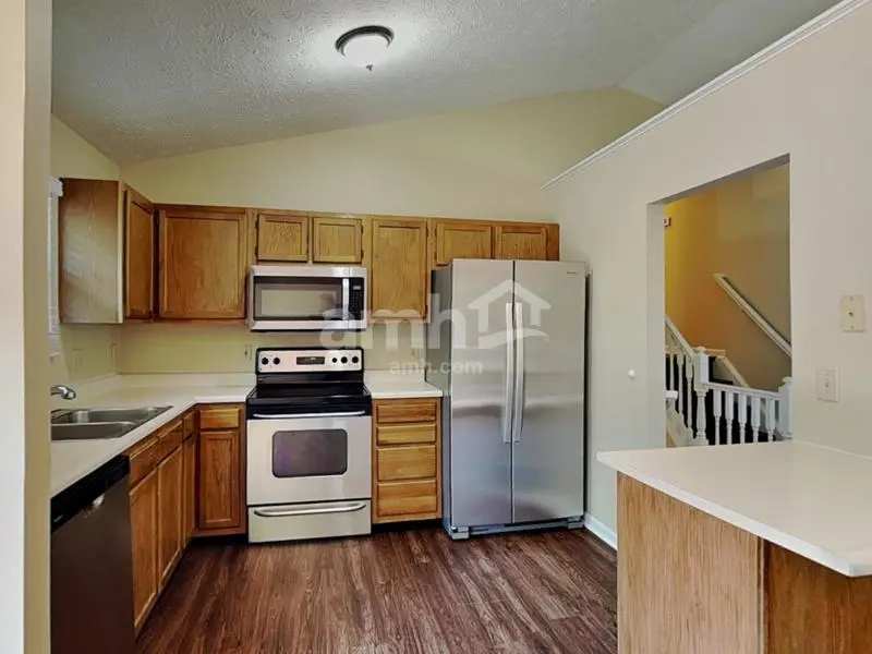 $1,210 / 2br - 1855sqft - house for rent in batavia, oh 45103 thumbnail 2