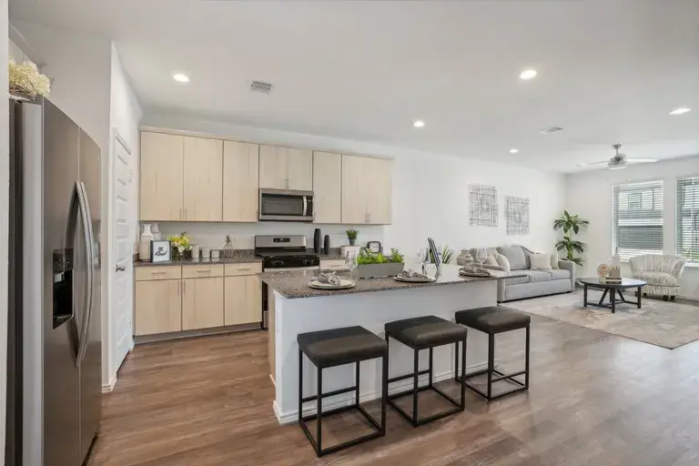 Washer and dryer thumbnail 1