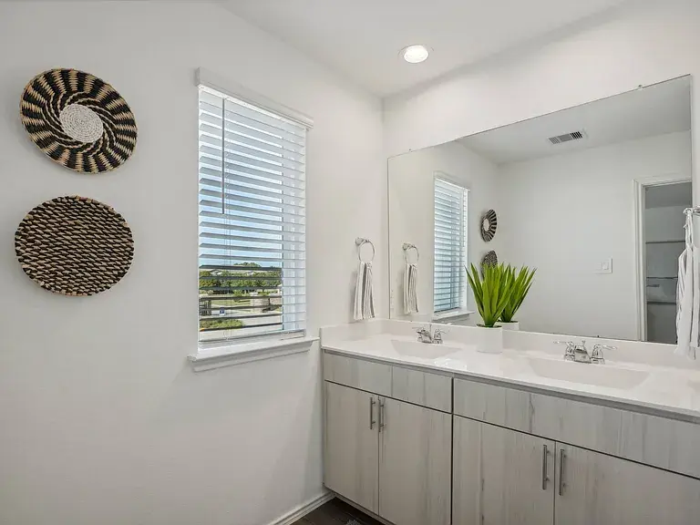 $1,550 / 2br - 1820sqft - the villas at tamarron thumbnail 3