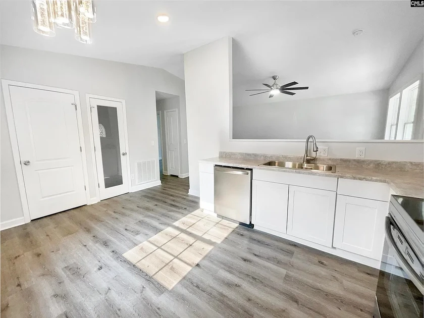 Washer and dryer thumbnail 1