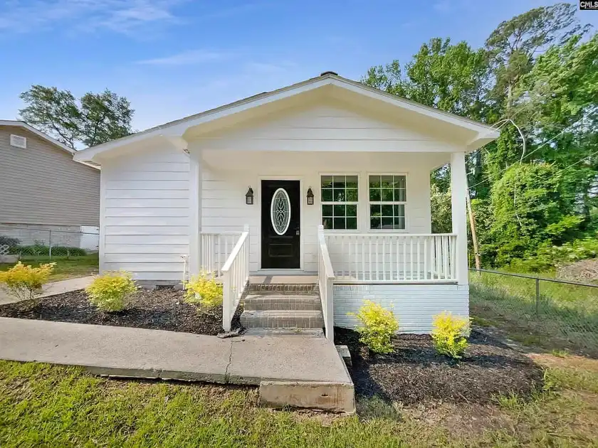 $900 affordable and quality single family home well furnished for rent and avail thumbnail 3