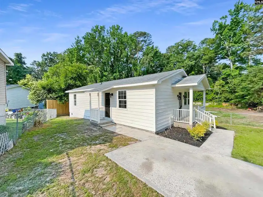 $900 affordable and quality single family home well furnished for rent and avail thumbnail 7