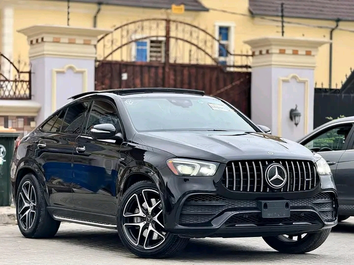 Washer and dryer thumbnail 1