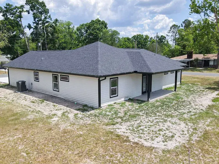 3 bedroom 2bath it's available for $900 per month thumbnail 4