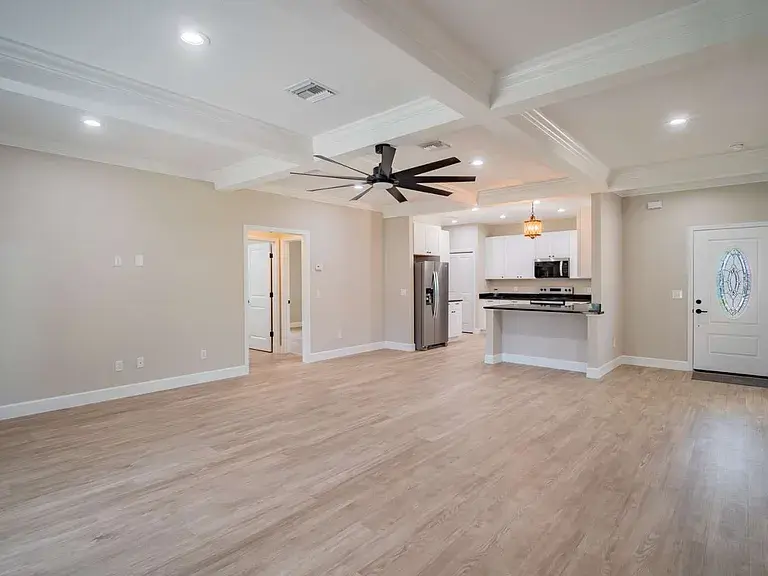 3 bedroom 2bath it's available for $900 per month thumbnail 6