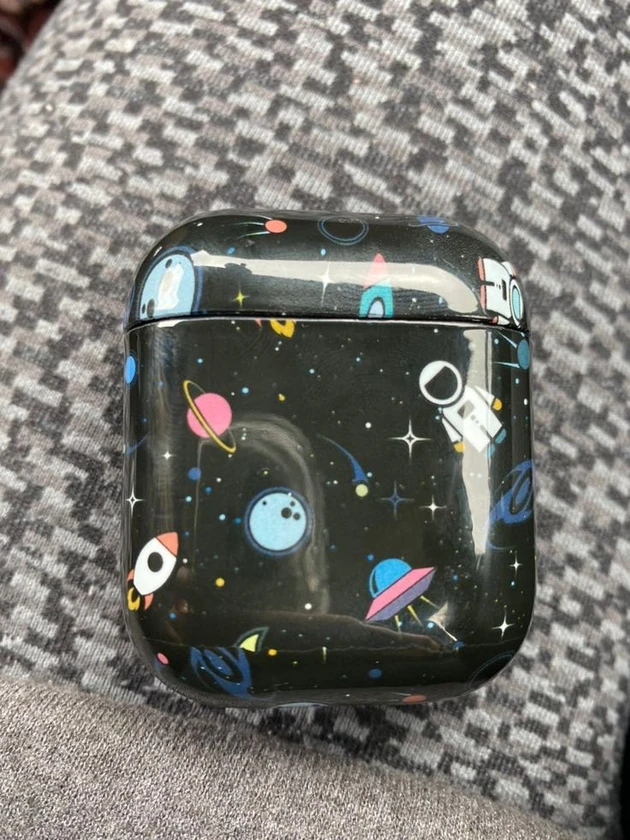 headsets and earpods thumbnail 6