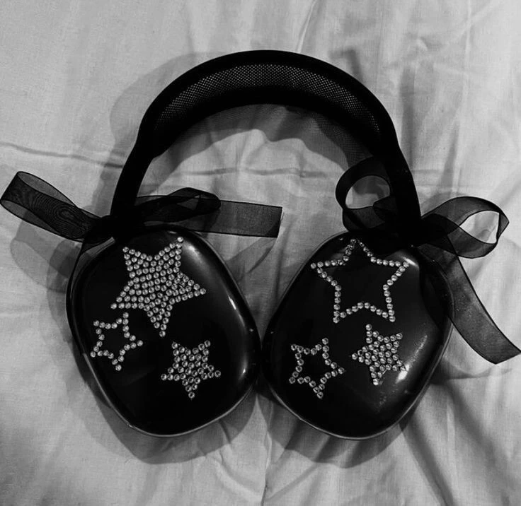 headsets and earpods thumbnail 8