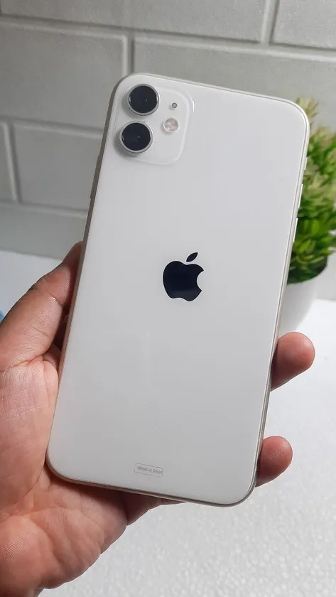 iphone 11 - $200 thumbnail 2