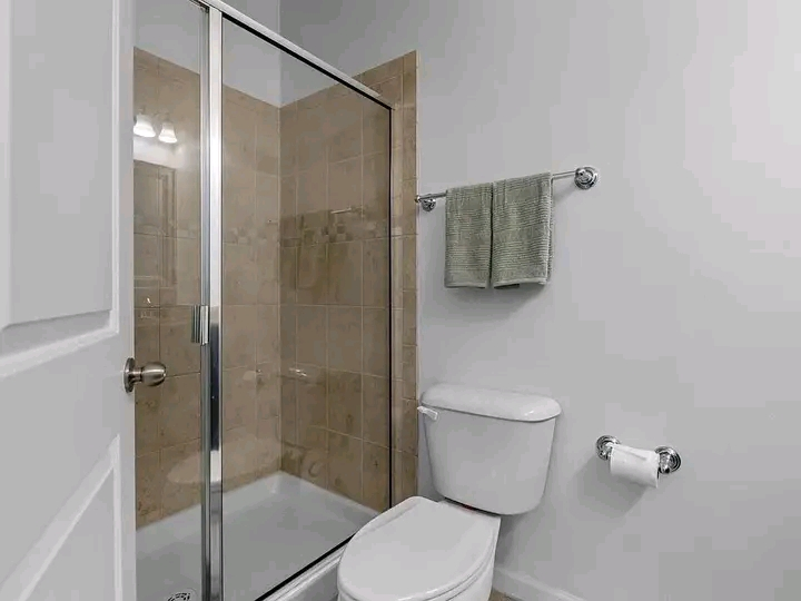 Washer and dryer thumbnail 1