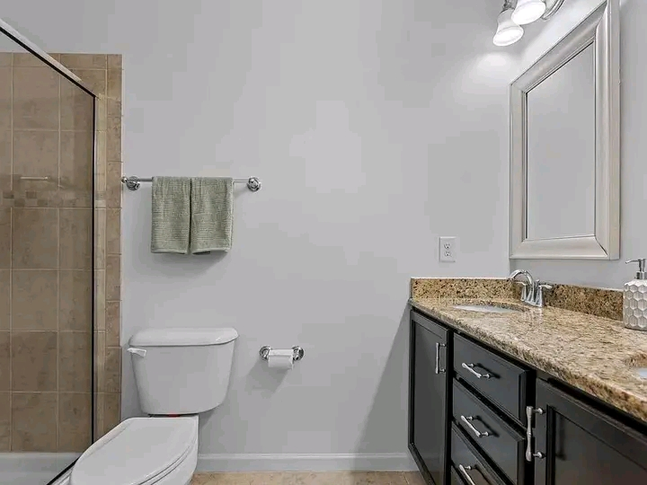 $800 / 2sqft rent thumbnail 5